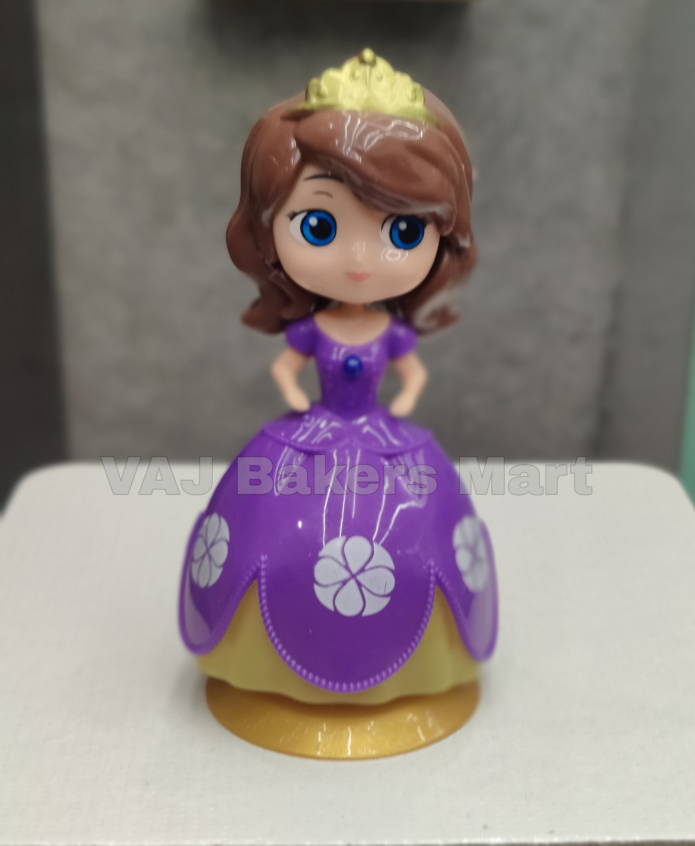 D9 Princess Figurine Cake Topper