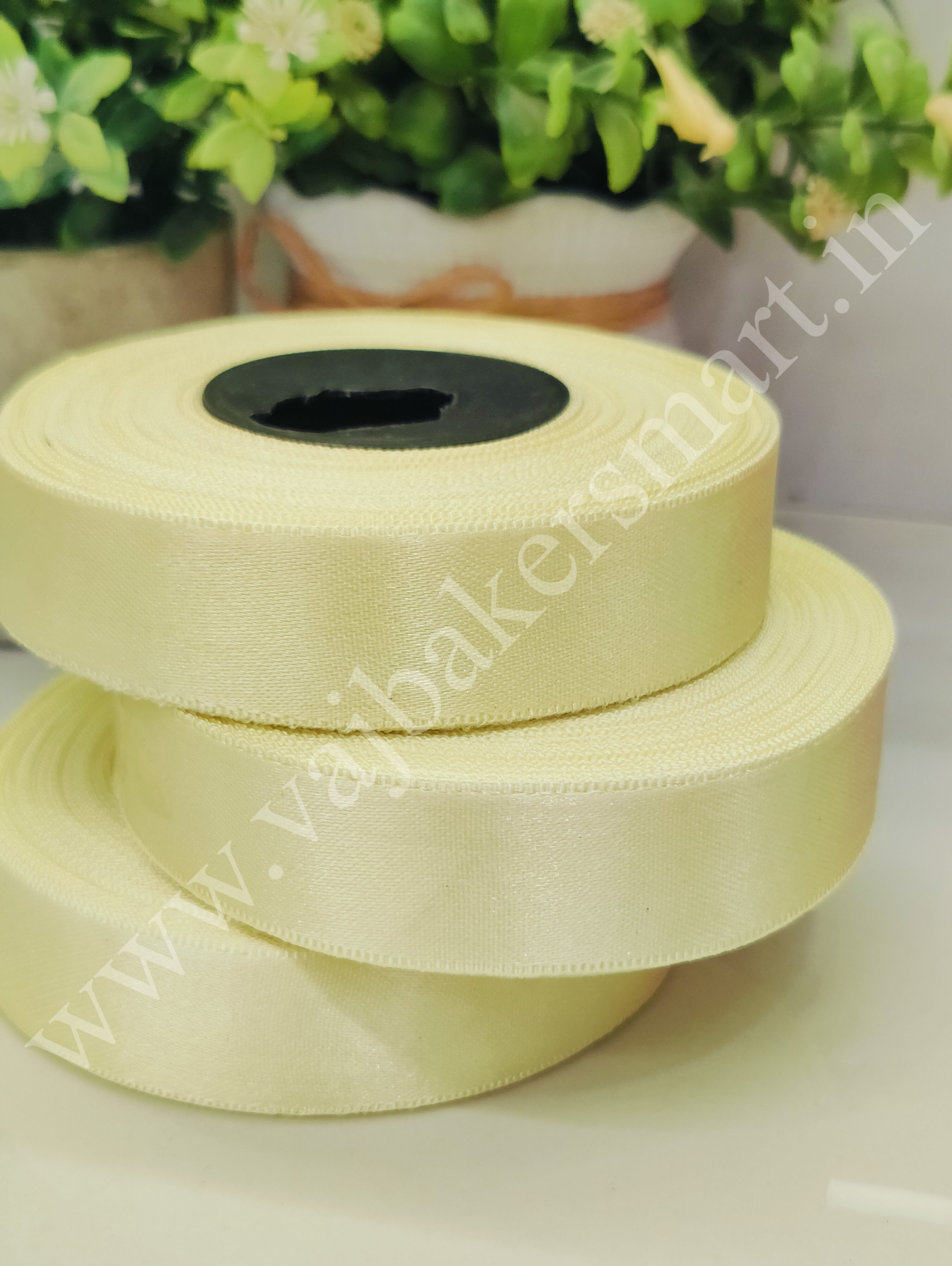 LL19 Plain Lace 1" - Pale Yellow