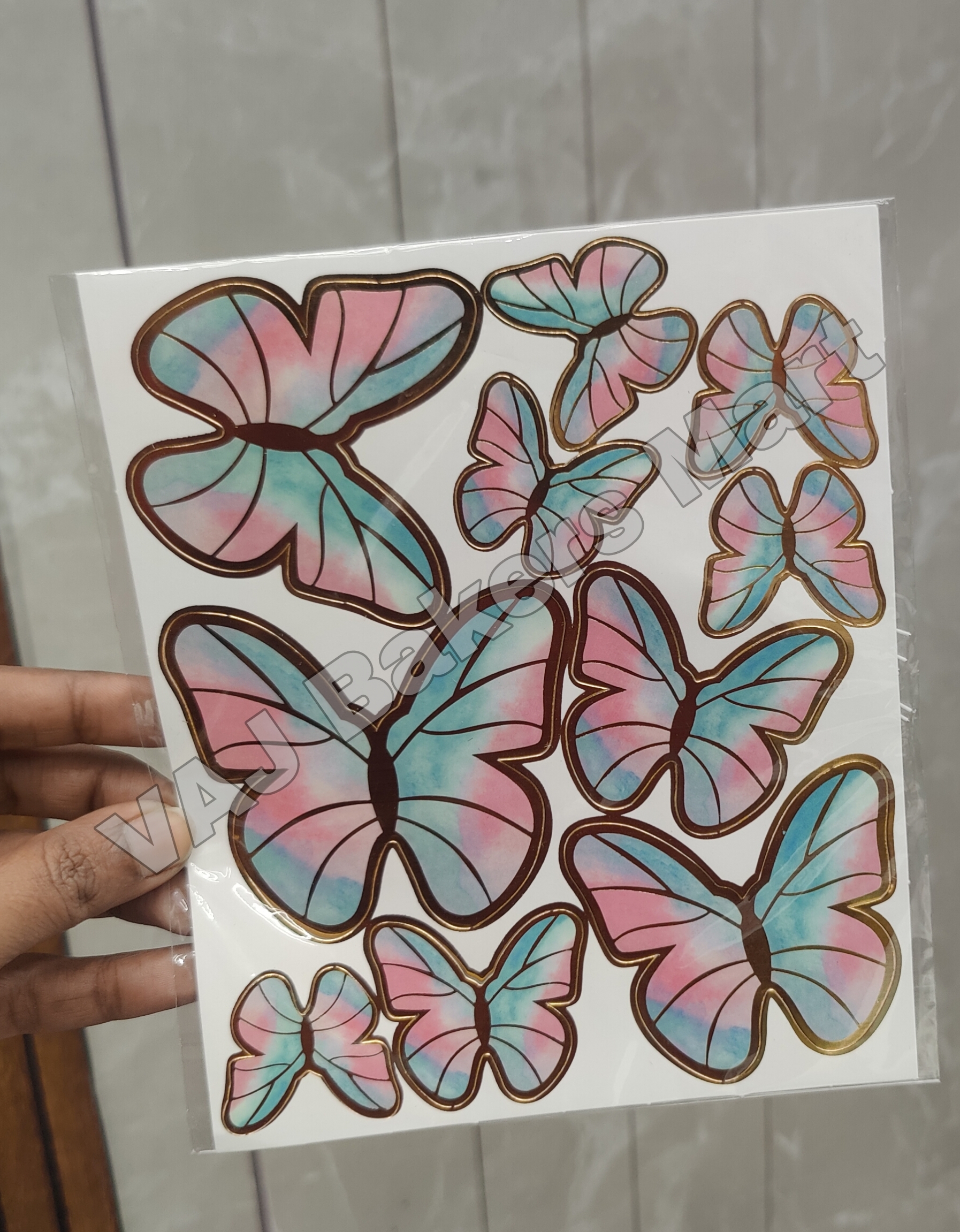 SB6 Butterfly Cake Topper with Strings M06